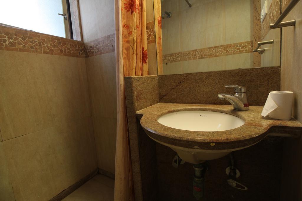 مومباي Hotel Samrat الغرفة الصورة
