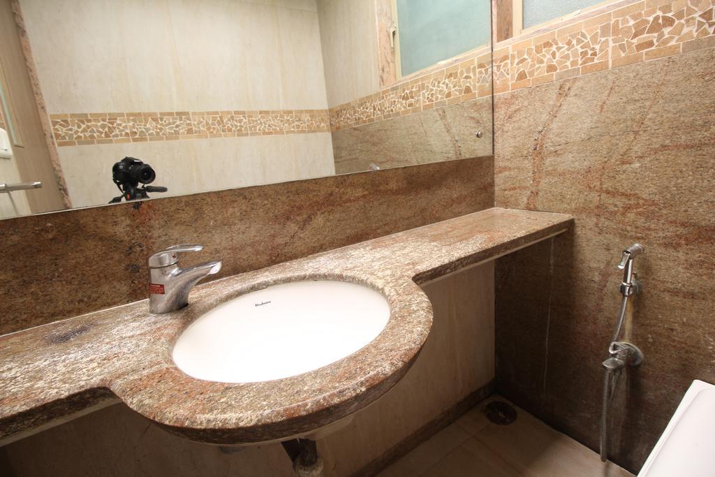 مومباي Hotel Samrat الغرفة الصورة