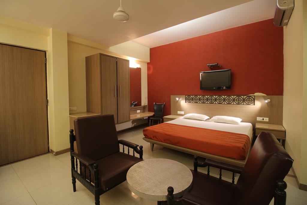 مومباي Hotel Samrat الغرفة الصورة