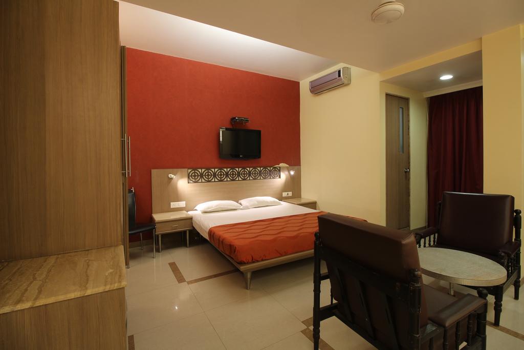 مومباي Hotel Samrat الغرفة الصورة