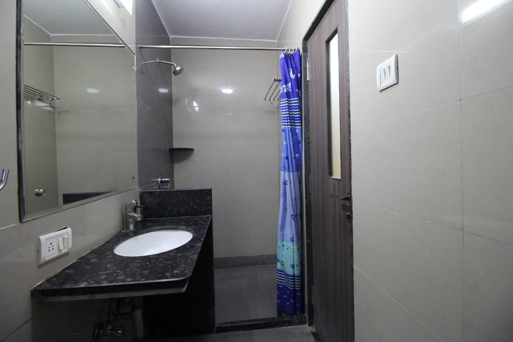 مومباي Hotel Samrat الغرفة الصورة