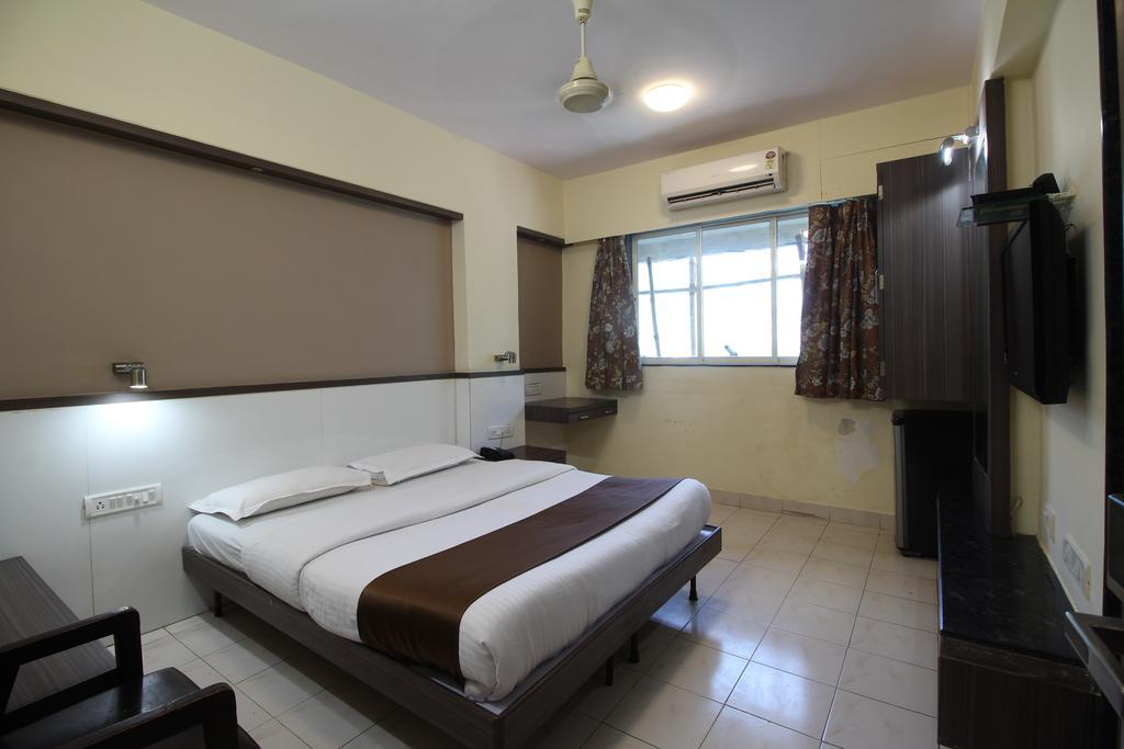 مومباي Hotel Samrat الغرفة الصورة