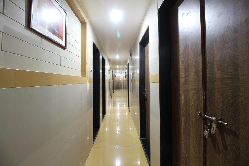 مومباي Hotel Samrat الغرفة الصورة