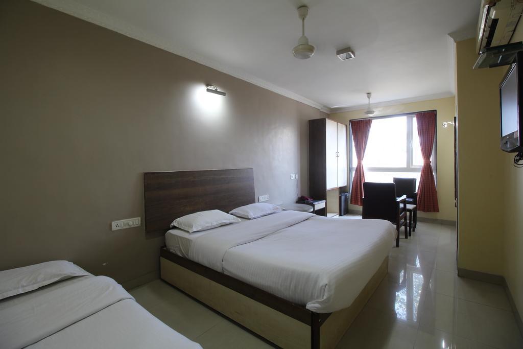 مومباي Hotel Samrat الغرفة الصورة