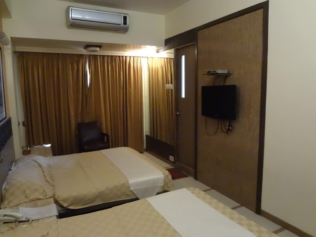 مومباي Hotel Samrat الغرفة الصورة