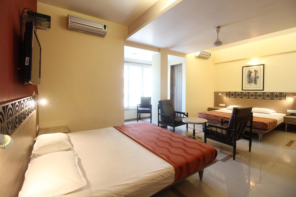 مومباي Hotel Samrat الغرفة الصورة